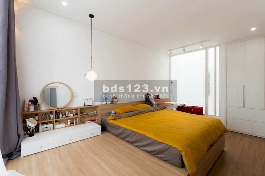 Bán nhà Nguyễn Văn Cừ 53m² mặt tiền 4m giá 4,9 tỷ ngõ ô tô.