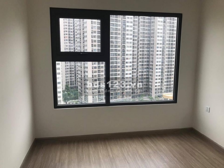 Chuyển nhượng căn góc 3 phòng ngủ, 2 wc giá bán 2.3 tỷ, đã có sổ đỏ chung cư Vinhomes Ocean Park