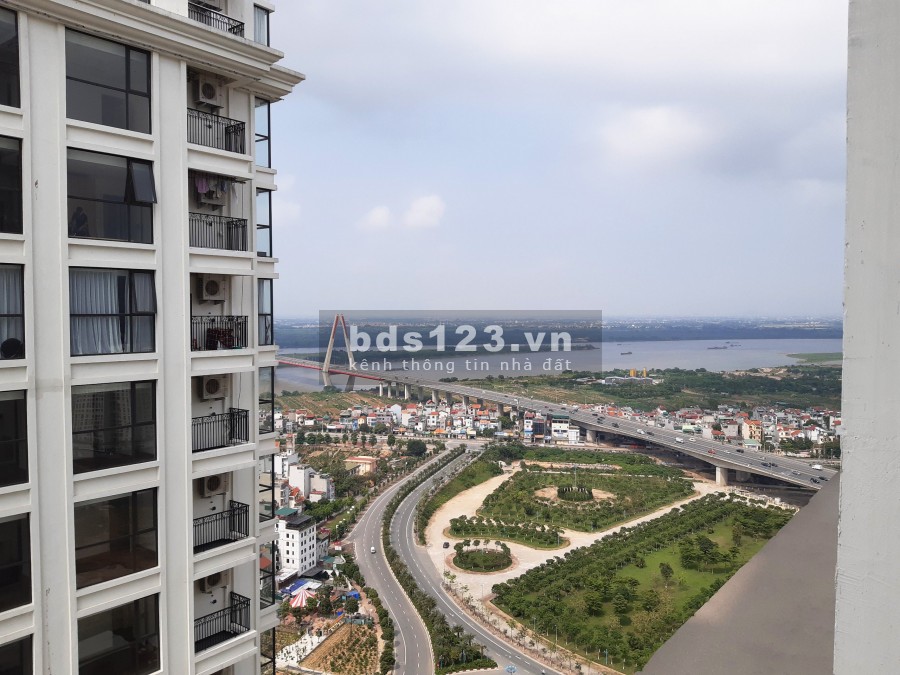 Chính chủ cho thuê CH 3 ngủ tầng cao tại R3 Sunshine Riverside, 98.96m2, view cầu Nhật Tân. LH 0973781843 Ánh.