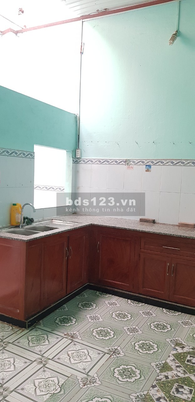 Cần bán gấp căn nhà cấp 4 gần công ty Changshin, cách đường 768: 150m. LH: 0947875500
