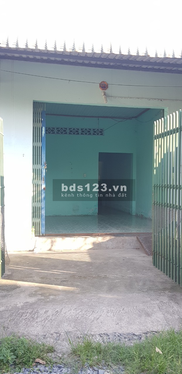 Cần bán gấp căn nhà cấp 4 gần công ty Changshin, cách đường 768: 150m. LH: 0947875500