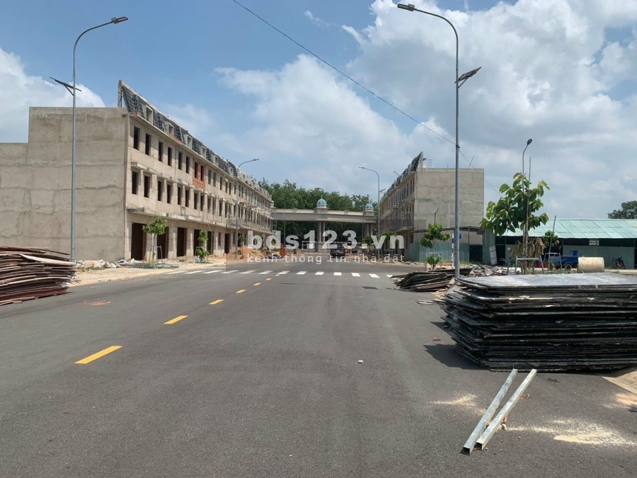Kẹt tiền mùa dịch chính chủ cần bán lô đất 100m2 ngay đối diện cổng KCN Vsip2 giá thu hồi 1,350tỷ