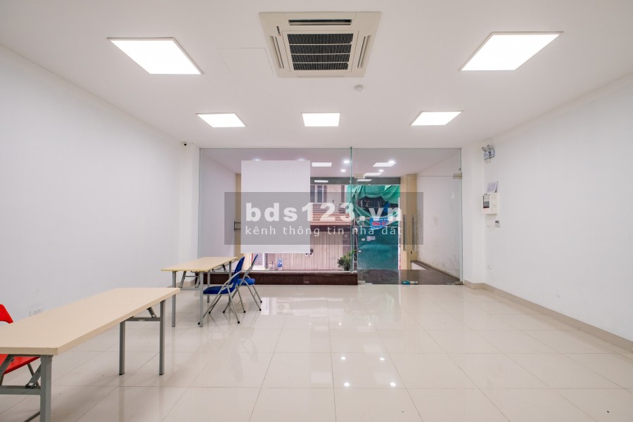 Trống duy nhất 1 văn phòng diện tích 45m2 tại 116 Trung Liệt, Đống Đa liên hệ 0336978629