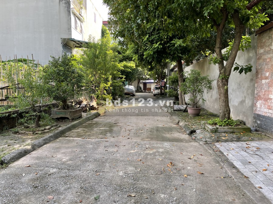 Cần bán đất xây Biệt thự, nhà vườn, diện tích 229m2, lô góc, view hồ Đắp Nếp, tại TĐC Tư Đình.
