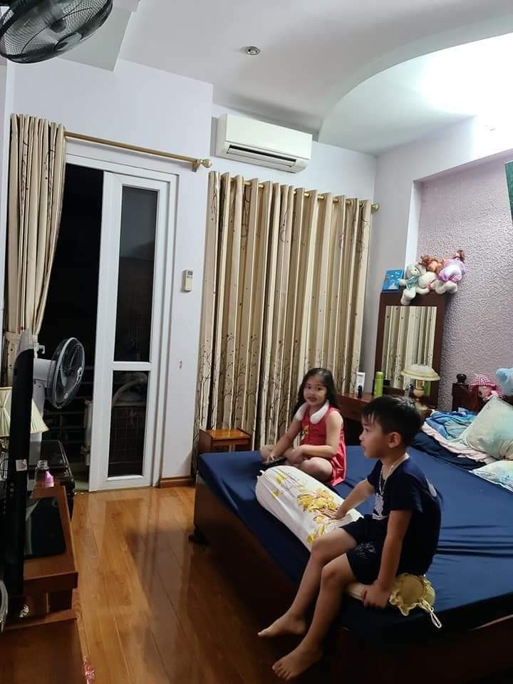 Bán nhà đường Phạm Văn Đồng, Cổ Nhuế. Về ở ngay, ô tô đỗ cửa, DT 41m2, 5 tầng, gián 4.2 tỷ