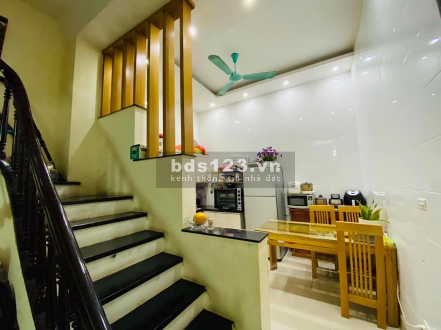 Bán Phân Lô ngõ 19 Nguyễn Trãi 50m 4 Tầng, Gara Ôtô tránh đỗ ngày đêm.