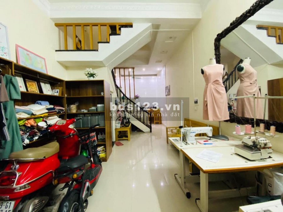 Bán Phân Lô ngõ 19 Nguyễn Trãi 50m 4 Tầng, Gara Ôtô tránh đỗ ngày đêm.