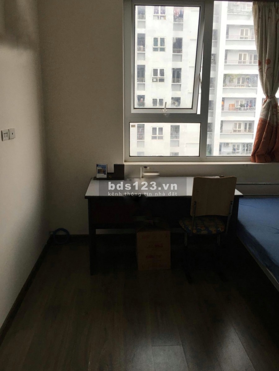 Cho thuê Chung cư A10 Nguyễn Chánh, căn 2 ngủ, đồ gần đủ, 11 triệu/th. LH 0377983070