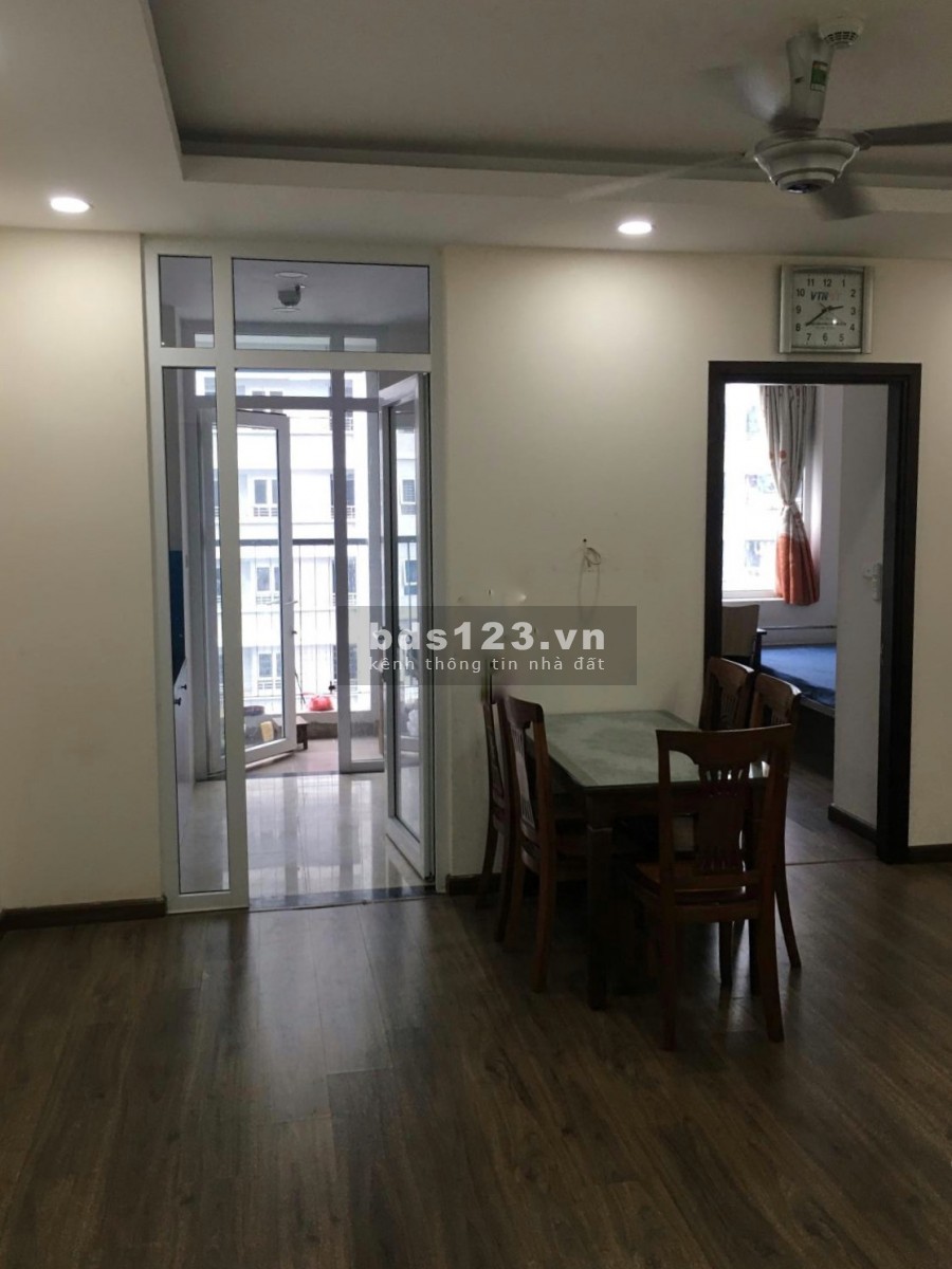 Cho thuê Chung cư A10 Nguyễn Chánh, căn 2 ngủ, đồ gần đủ, 11 triệu/th. LH 0377983070