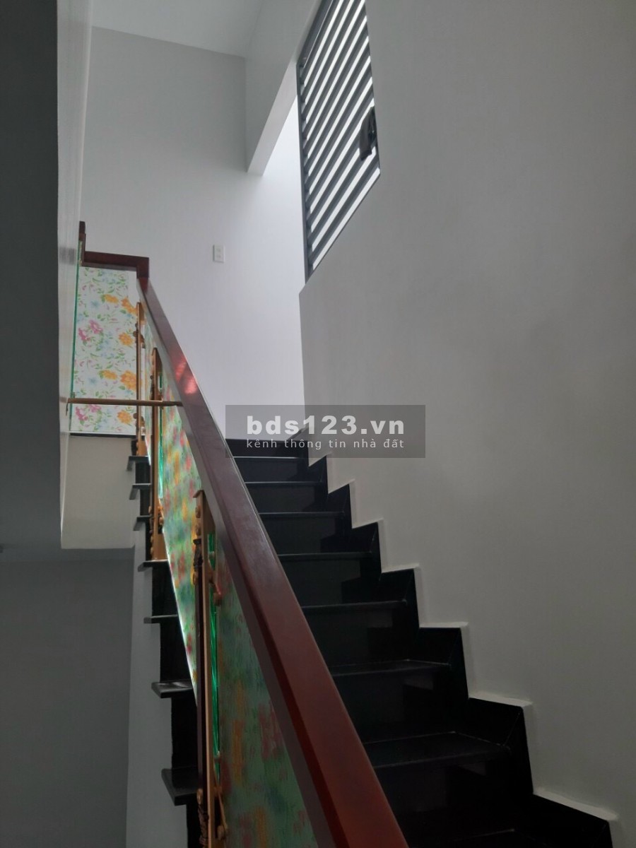 Bán nhà 2 tầng hiện đại đường Cầu Dứa Phú Nông- Nha Trang, ô tô vào tận nơi sổ hồng