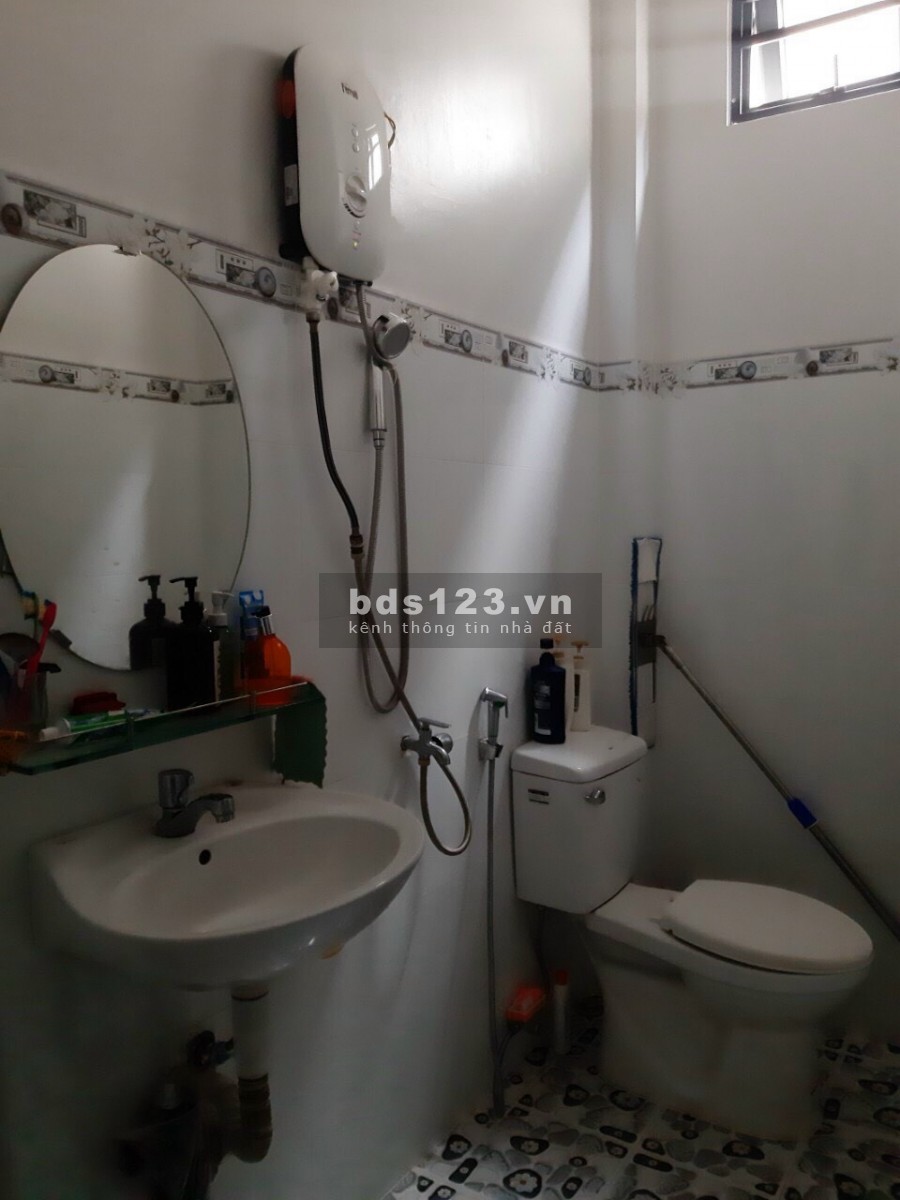 Bán nhà 2 tầng hiện đại đường Cầu Dứa Phú Nông- Nha Trang, ô tô vào tận nơi sổ hồng