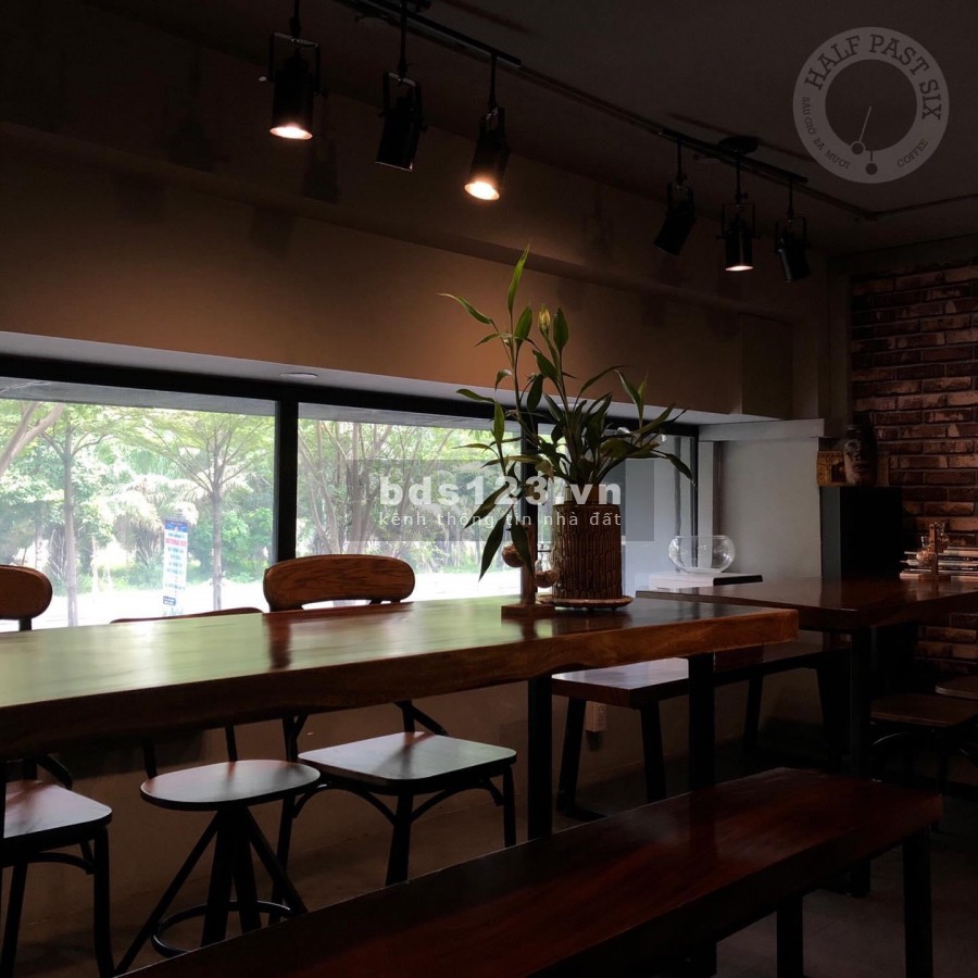 Chính chủ cần bán gấp nhà mặt tiền khu nhà liền kề Quận 7, giá 11 tỷ, giấy tờ đầy đủ, lhcc