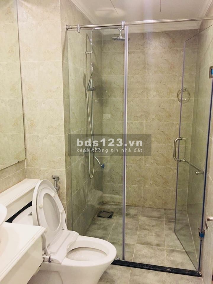 Bán nhà PL Nguyễn Chí Thanh 40m2 x 5 tầng thang máy, ô tô tránh, KD giá 11,5 tỷ. LH 0912442669