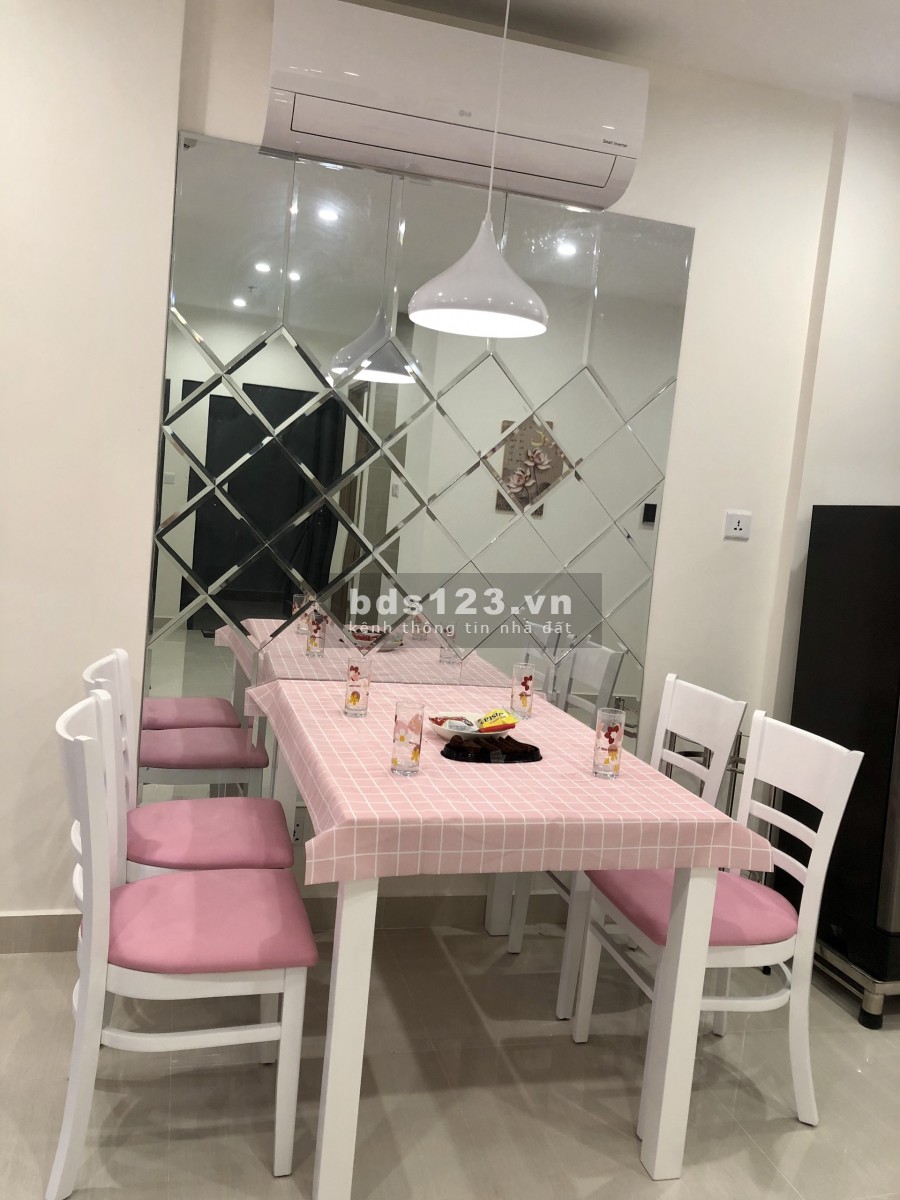 Cho thuê căn hộ chung cư full nội thất 2PN màu hồng dễ thương giá 6 triệu/tháng, lhcc