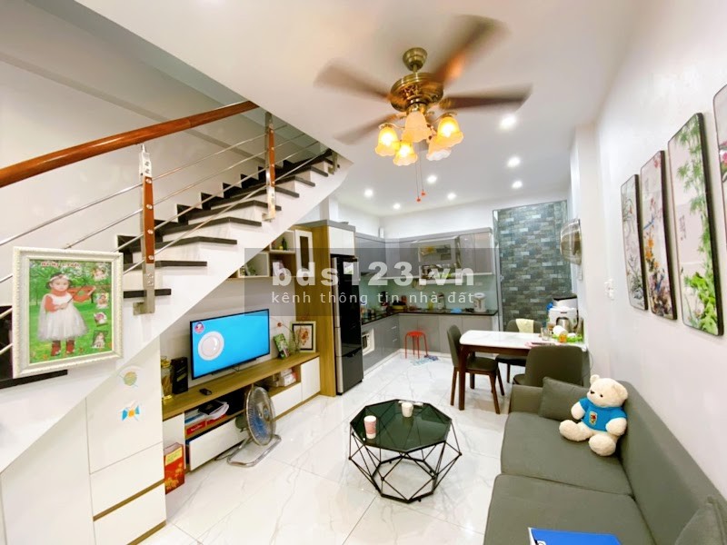 Chỉ 2.62 tỷ sở hữu ngay nhà rộng 40m2 mặt tiền 4m, 3 mặt thoáng, vị trí nhà Đông Ngạc