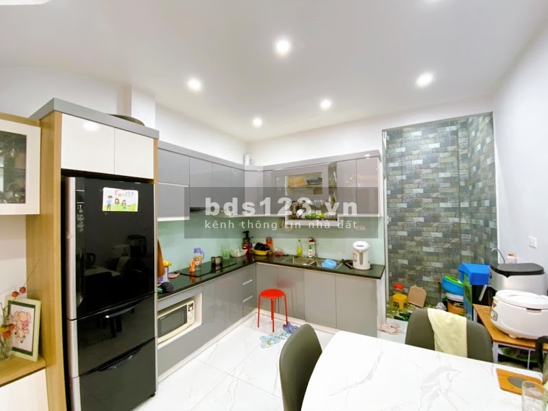 Chỉ 2.62 tỷ sở hữu ngay nhà rộng 40m2 mặt tiền 4m, 3 mặt thoáng, vị trí nhà Đông Ngạc