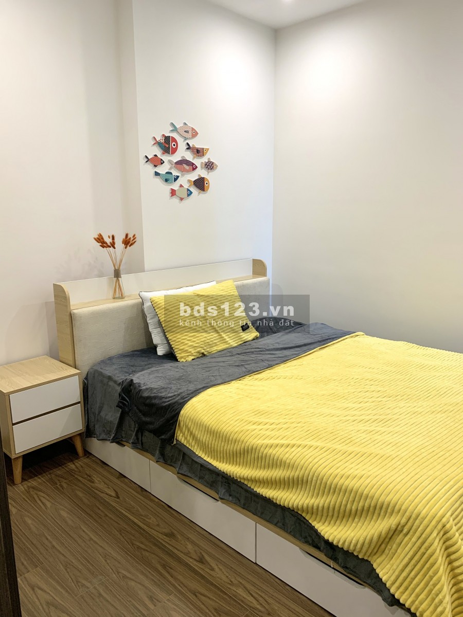 Cho thuê căn hộ chung cư 282 Nguyễn Huy Tưởng 3 phòng ngủ, có sẵn gần đủ đồ