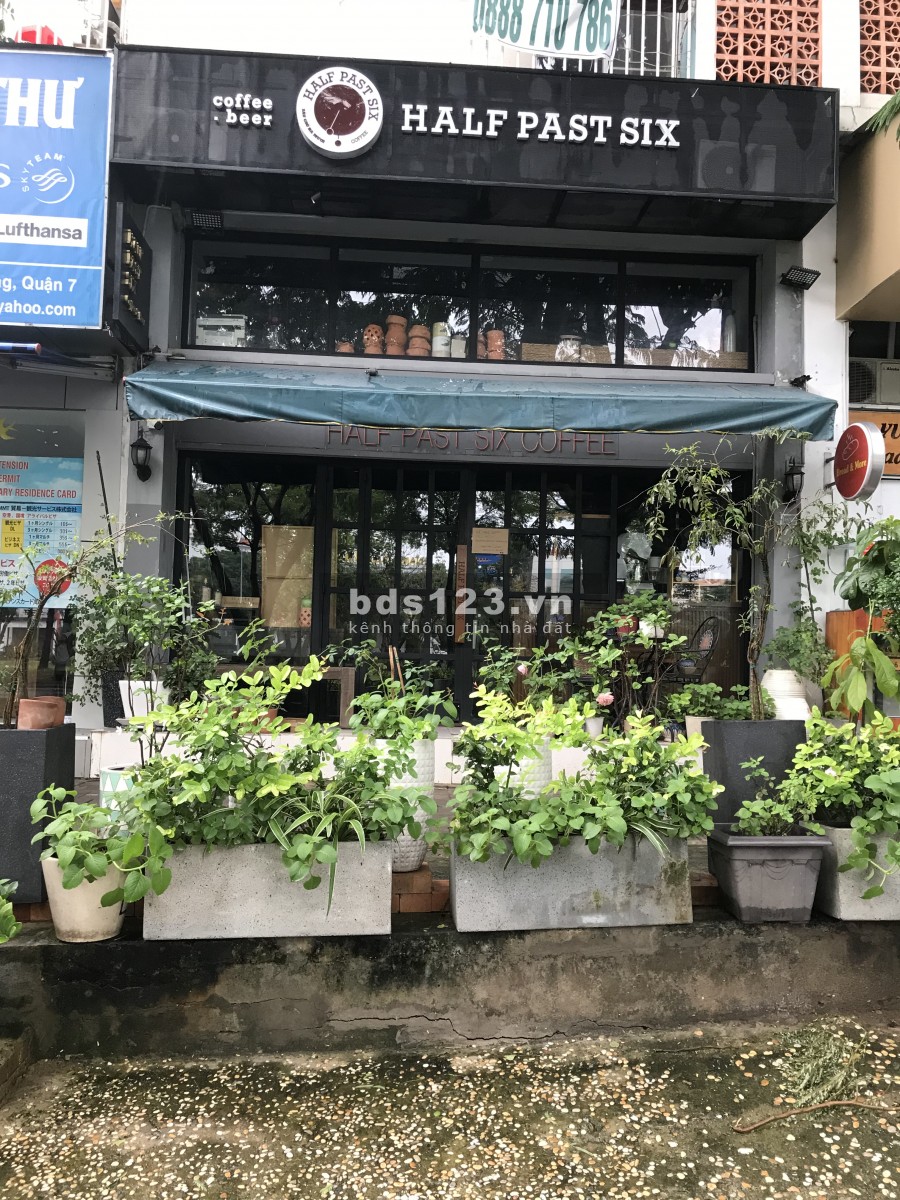 Chính chủ cần bán gấp nhà mặt tiền khu nhà liền kề Quận 7, giá 11 tỷ, giấy tờ đầy đủ, lhcc