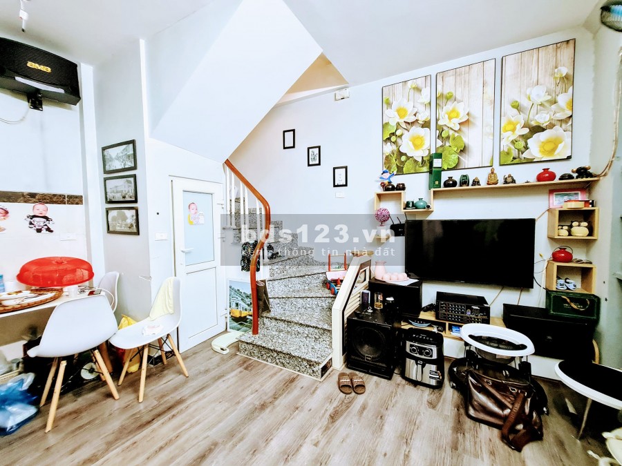Sang nước ngoài định cư. Cần bán căn nhà tự xây tâm huyết ở Tôn Đức Thắng 28m2 2.3 tỷ