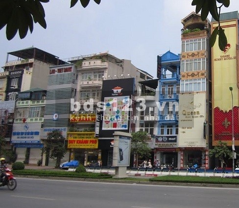 Bán đất mặt phố Trường Chinh, diện tích 107m2, giá bán 29.5 tỷ, kinh doanh vỉa hè rộng