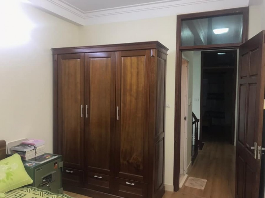 Hiếm Nhà Thái Thịnh, Quận Đống Đa diện tích 40m2, 4 tầng, ô tô, giá chỉ nhỉnh 3 tỷ