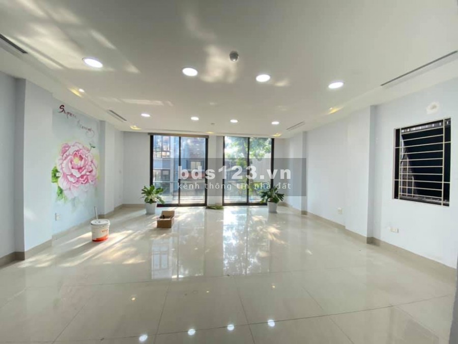 Bán nhà nguyên căn tự thiết kế 5 tầng, lô góc kinh doanh dt 59m2, giá 23.5 tỷ, lh 0978439490