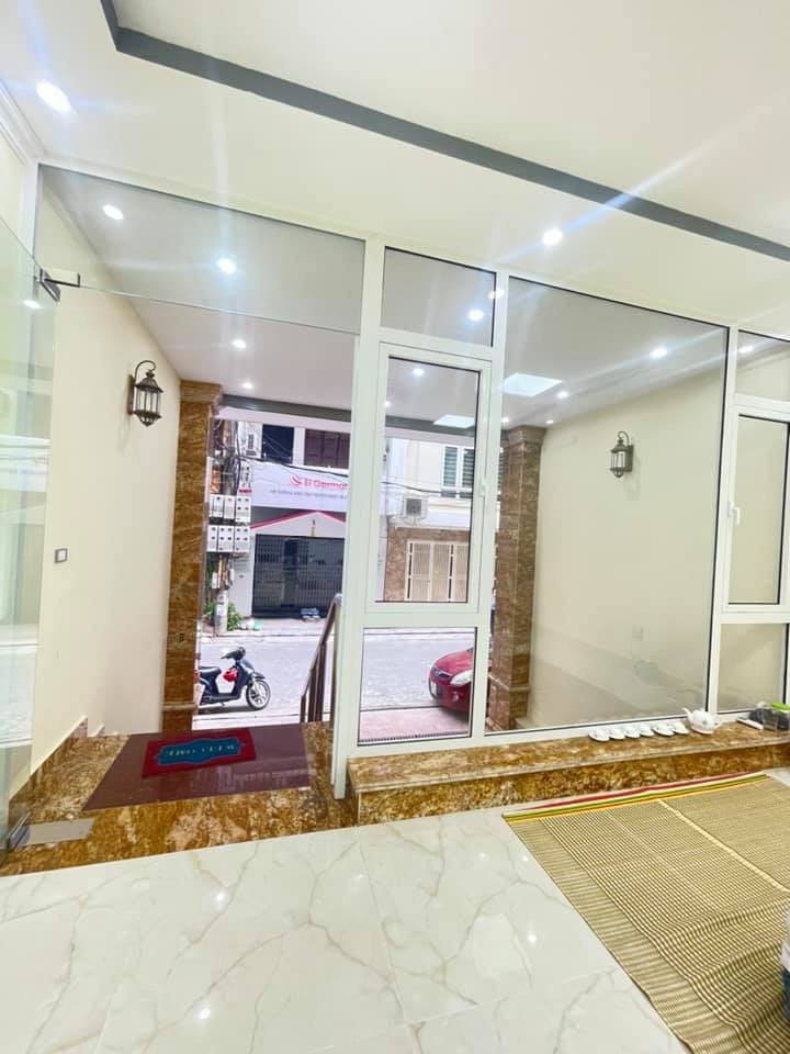 Mặt phố Trung Kính, phân lô ô tô tránh, vỉa hè 2 bên 8 tầng thang mát, diện tích 70m2, giá tốt
