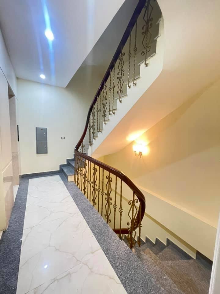Mặt phố Trung Kính, phân lô ô tô tránh, vỉa hè 2 bên 8 tầng thang mát, diện tích 70m2, giá tốt