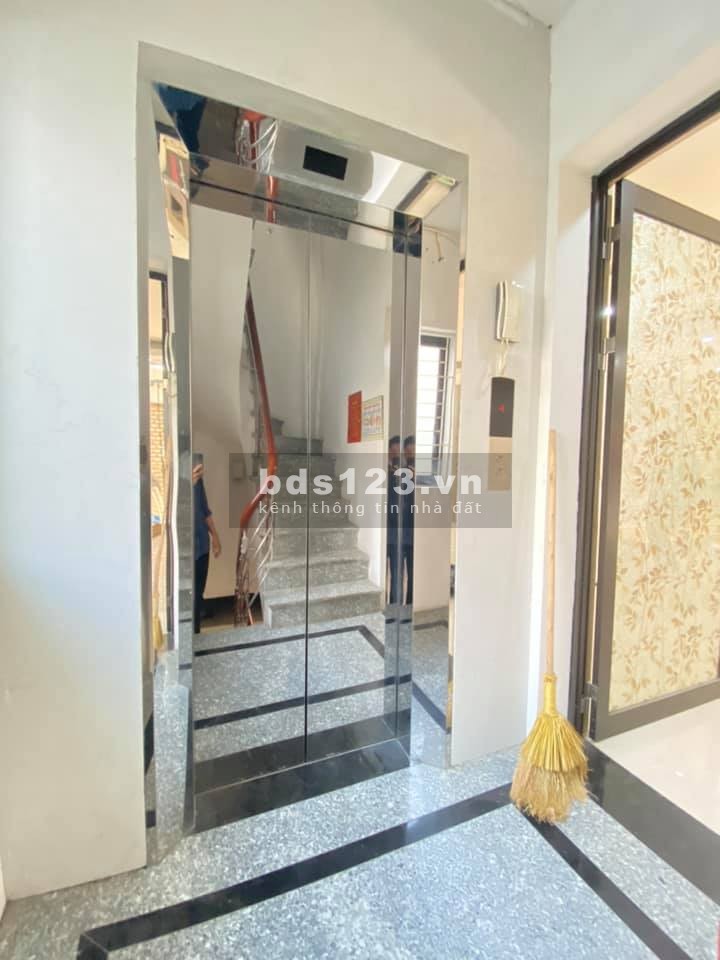 Bán nhà nguyên căn tự thiết kế 5 tầng, lô góc kinh doanh dt 59m2, giá 23.5 tỷ, lh 0978439490