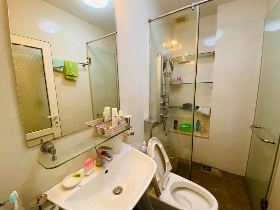 Nhà đẹp khu phân lô, ô tô vào nhà, trung tâm ngã tư Sở, tiện ích đầy đủ, 2 mặt thoáng