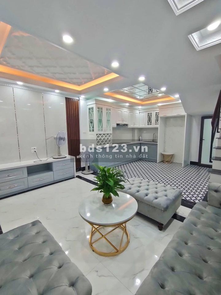 Lung linh như một một bà hoàng; Nhà Tây Sơn 39mx5T MT4.6 4.9 tỷ, full nội thất VIP