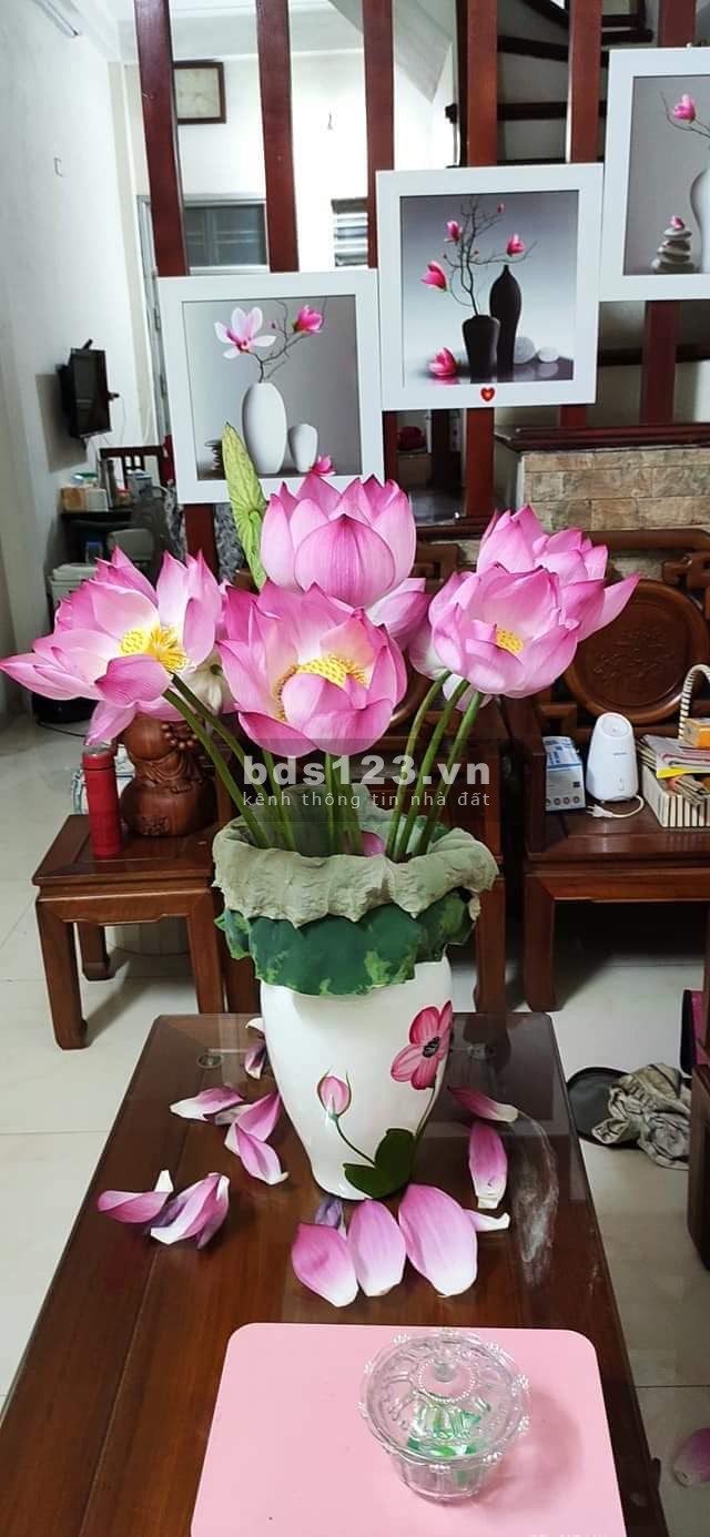 Bán nhà nguyên căn ngõ Nguyễn Đình Hoàn, dtsd 34m2, 4 tầng, mặt tiền 3.2m, giá 3.6 tỷ lh 0975513371