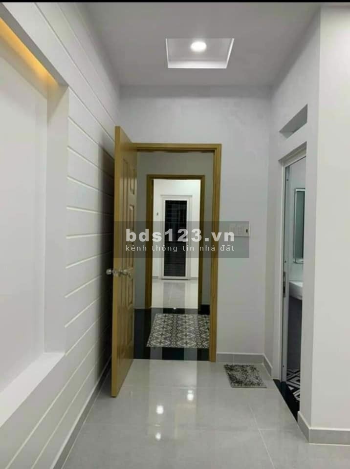 Bán nhà Trần Bình Trọng nhà hiếm giá tốt hẻm thẳng thông diện tích 15m2, giá 2 tỷ