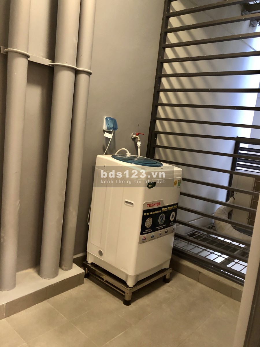 Cho thuê căn hộ chung cư full nội thất 2PN màu hồng dễ thương giá 6 triệu/tháng, lhcc