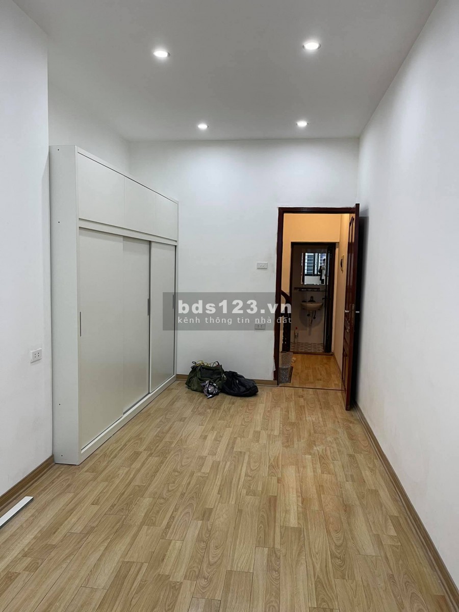 Bán Nhà Minh Khai nguyên căn vị trí không bị khuất, diện tích 30m2, 4 tầng, giá 2,55 tỷ