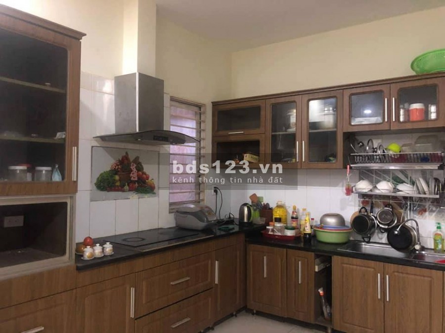 Bán gấp nhà Lạc Long Quân diện tích sử dụng 50m2 nhà mới ở ngay giá chỉ 3.9 tỷ, lhcc