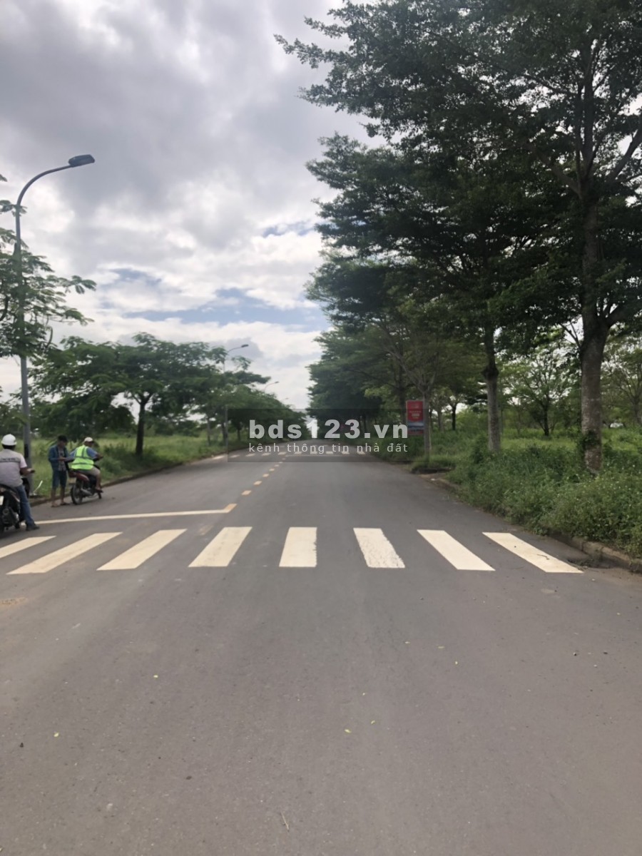 Chỉ Với 300tr (40%) sở hữu lô đất 100m2 sổ hồng riêng thổ cư 100%, cổng KCN Amata