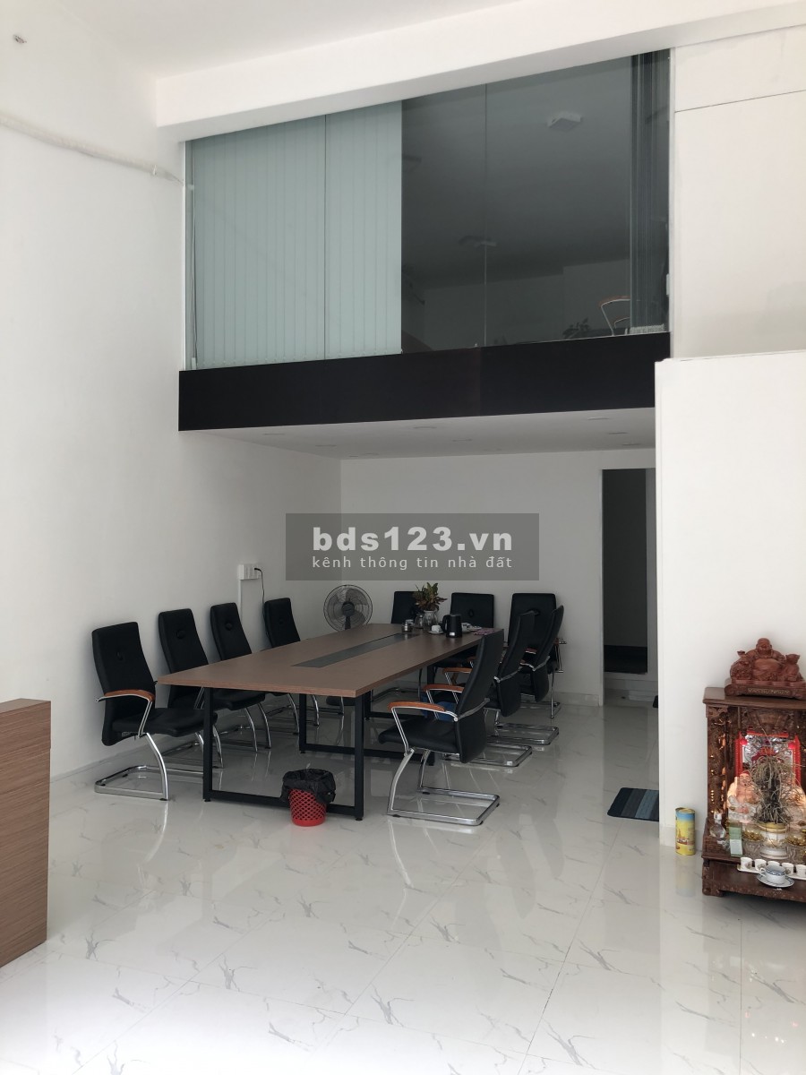 Chính chủ cần bán gấp nhà mặt tiền khu nhà liền kề Quận 7, giá 11 tỷ, giấy tờ đầy đủ, lhcc