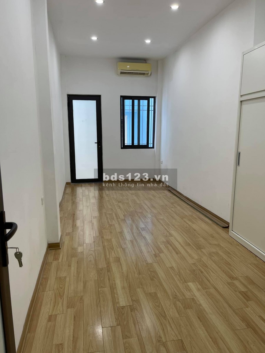 Bán Nhà Minh Khai nguyên căn vị trí không bị khuất, diện tích 30m2, 4 tầng, giá 2,55 tỷ