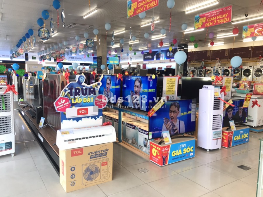 Bán nhà mặt phố Lạc Long Quân, dtsd 485m2, 1 tầng, 14m mặt tiền, giá 165 tỷ, LH 0839844444