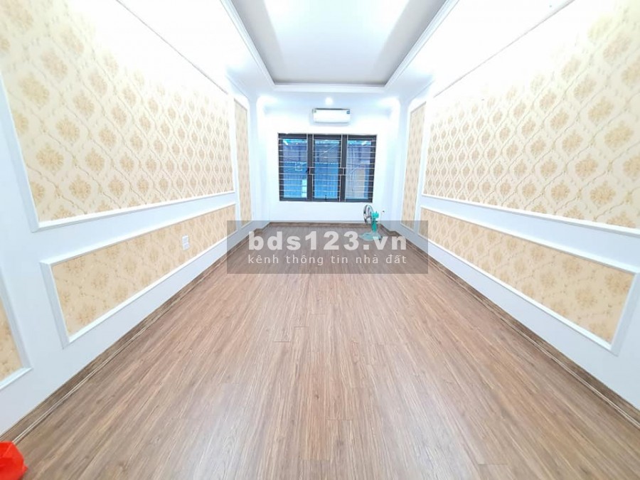 Bán nhà phân lô Nguyễn Văn Huyên, Quận Cầu Giấy, ô tô vào nhà đầu 6 tỷ, lh 0852343968