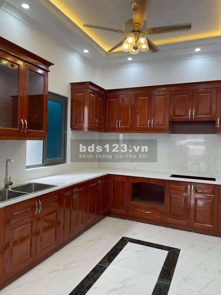 Bán nhà Khương Đình, Quận Thanh Xuân, diện tích sử dụng 75m2, 3 tầng, giá bán 5.3 Tỷ