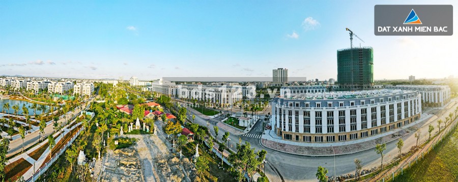 Cần tiền bán căn nhà phố Eurowindow – đối diện Big C, cạnh trung tâm thành phố - vào ở luôn.