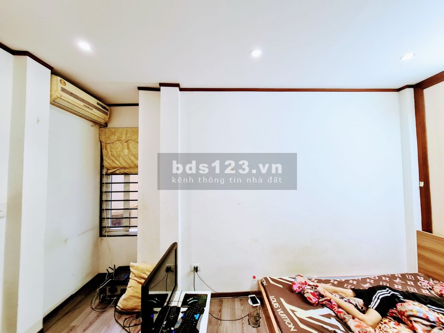 Sang nước ngoài định cư. Cần bán căn nhà tự xây tâm huyết ở Tôn Đức Thắng 28m2 2.3 tỷ