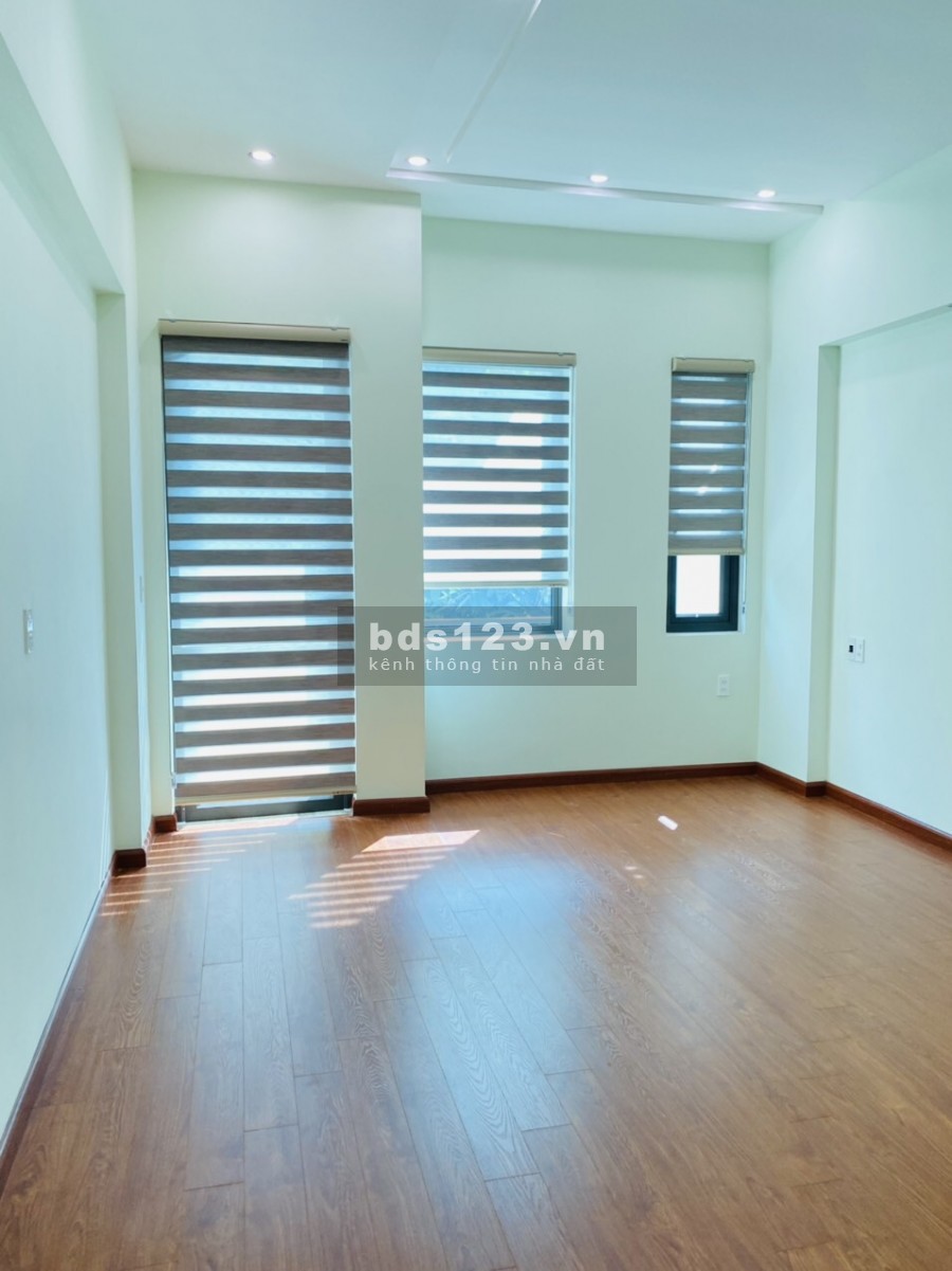Bán nhà 4 tầng, 80m2, mt 4m, KĐT Vạn Phúc, TP HD, 4 ngủ, nhà đẹp, vị trí trung tâm
