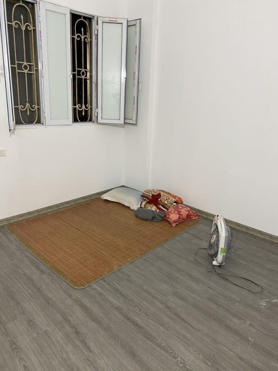 Tôi chính chủ bán nhà số 10, nghách 96, ngõ lan bá, khâm thiên diện tích 28m2. Giá 2.05 tỷ