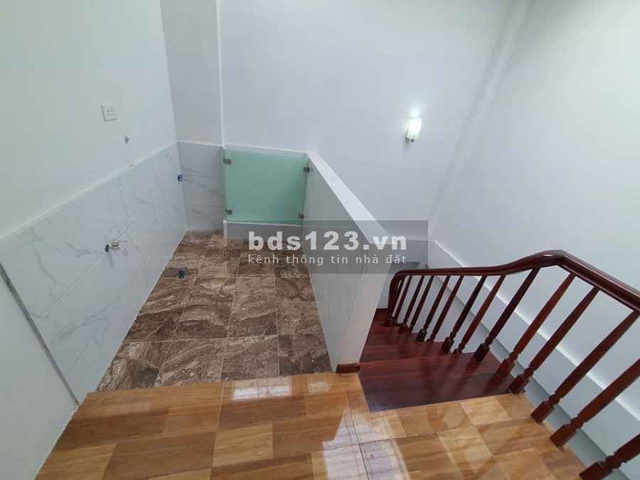 Bán nhà phân lô Nguyễn Văn Huyên, Quận Cầu Giấy, ô tô vào nhà đầu 6 tỷ, lh 0852343968