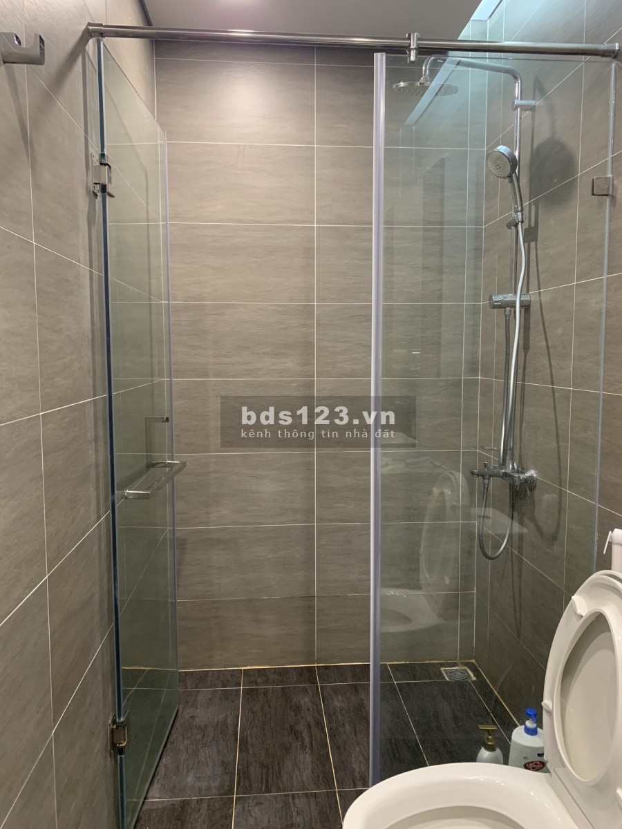 Chính chủ cần bán căn hộ 6th Element dt 67m2, tầng 18 ban công hướng Nam giá 2.5 tỷ