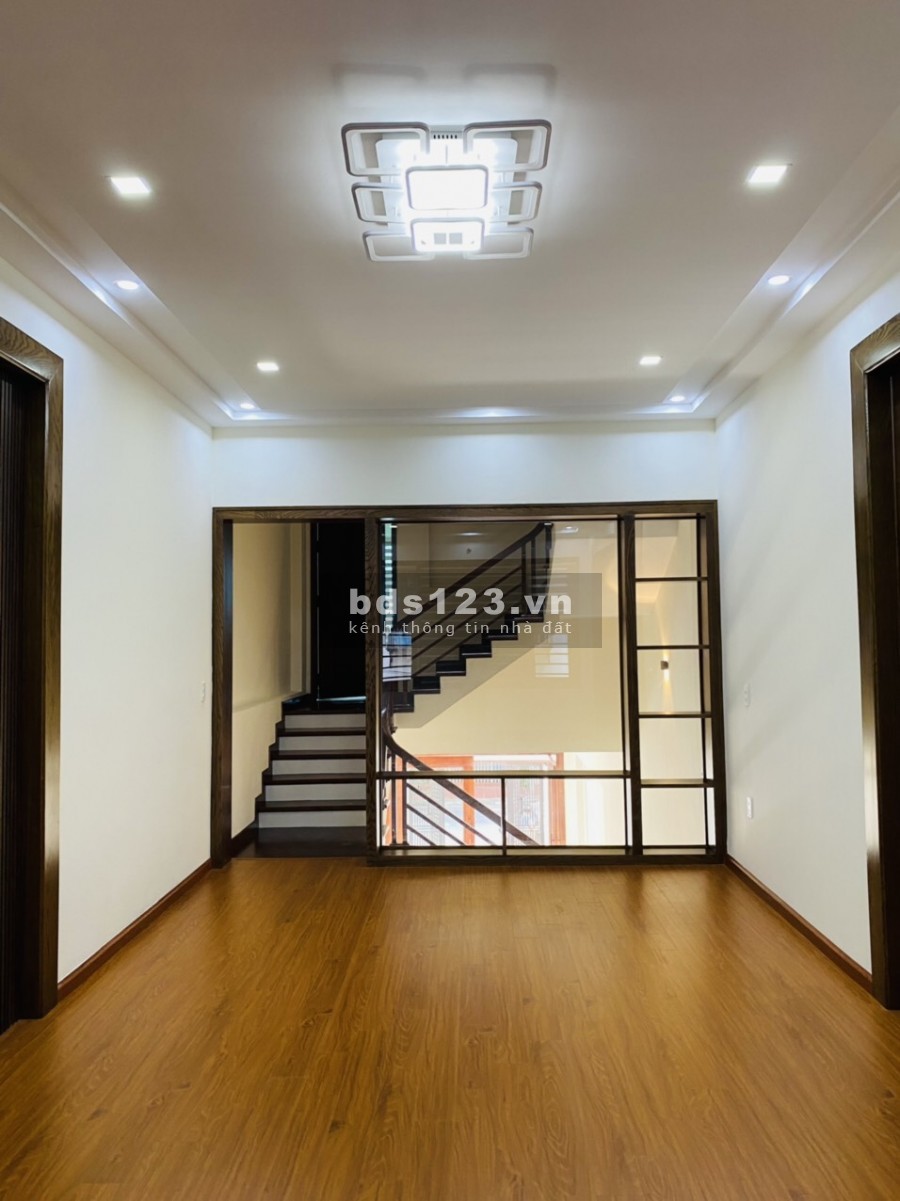 Bán nhà 4 tầng, 80m2, mt 4m, KĐT Vạn Phúc, TP HD, 4 ngủ, nhà đẹp, vị trí trung tâm