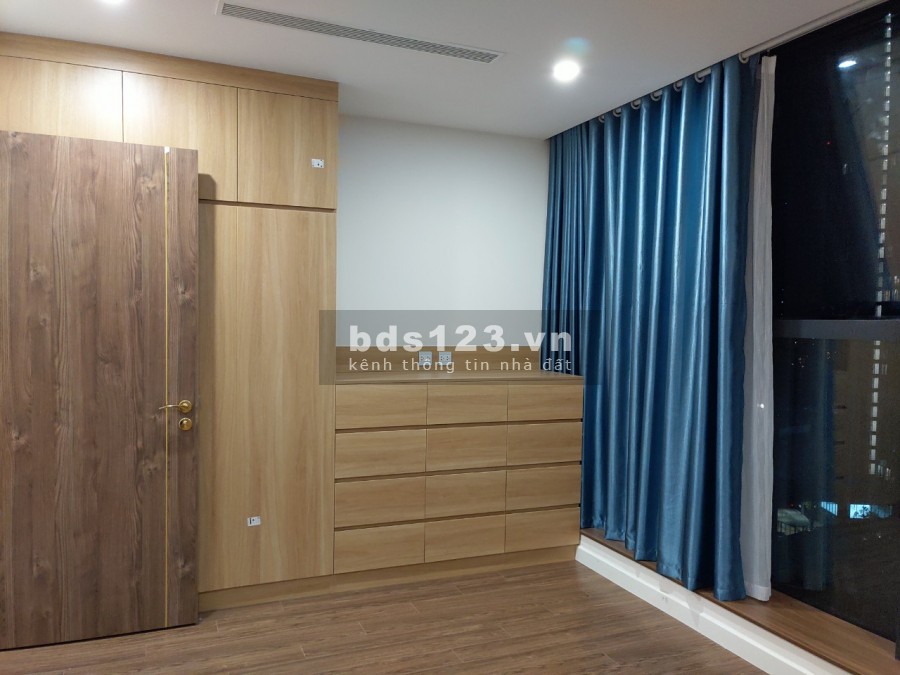 Cho thuê căn hộ cao cấp 3PN full đồ tầng cao Sunshine City, sẵn nhà ở luôn